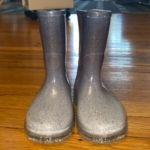 Kids easy rainboots size 6